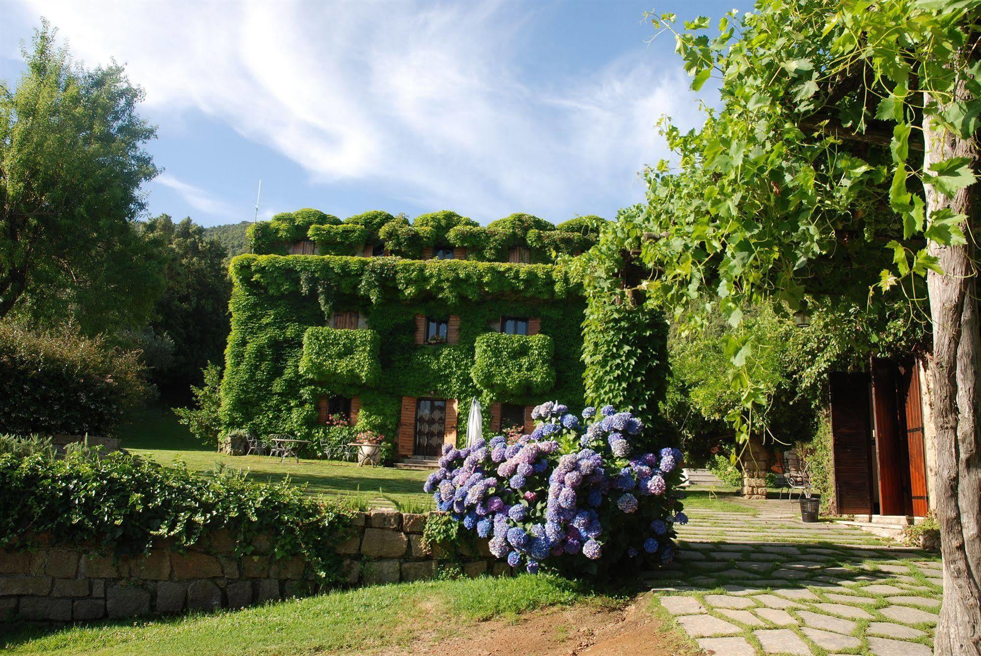 L'Agnata di De André Boutique Hotel Tempio Pausania Buitenkant foto